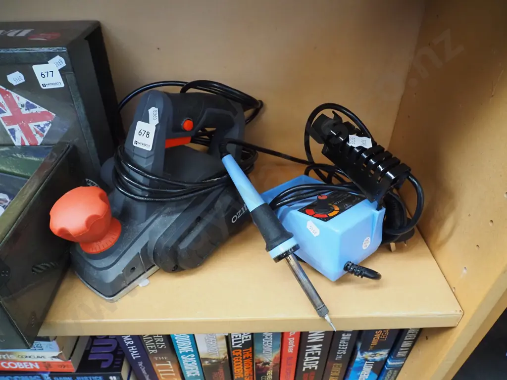 Ozito electric planer, soldering iron Image 1++