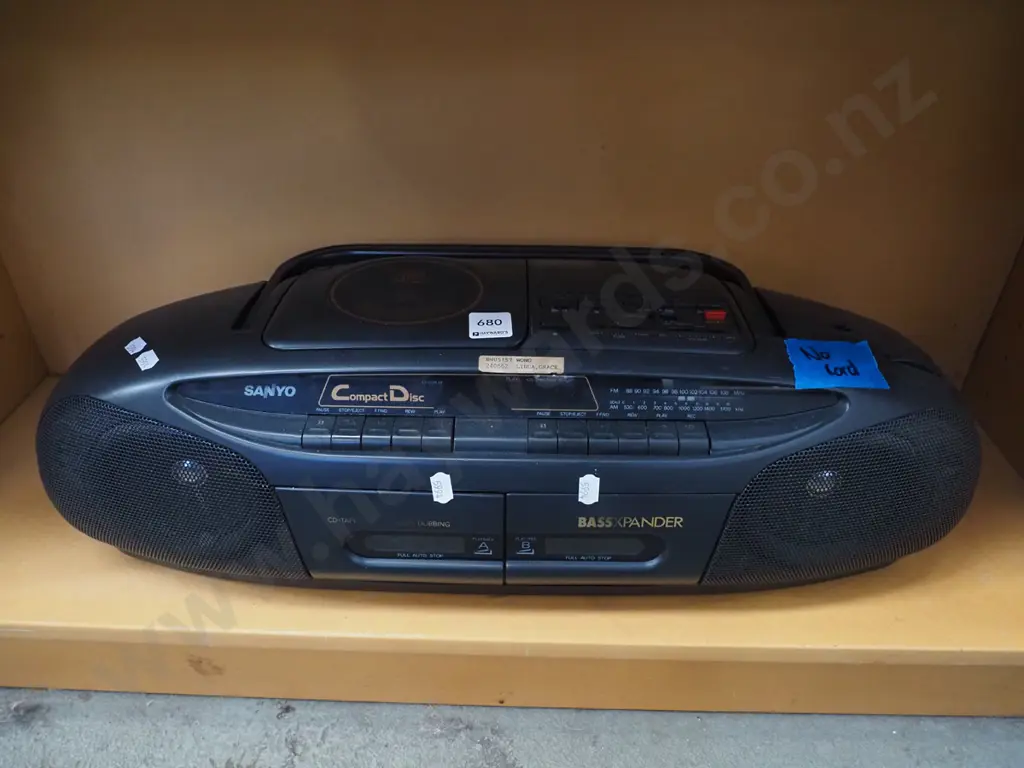 Sanyo radio cassette and CD player - no cord Image 1++