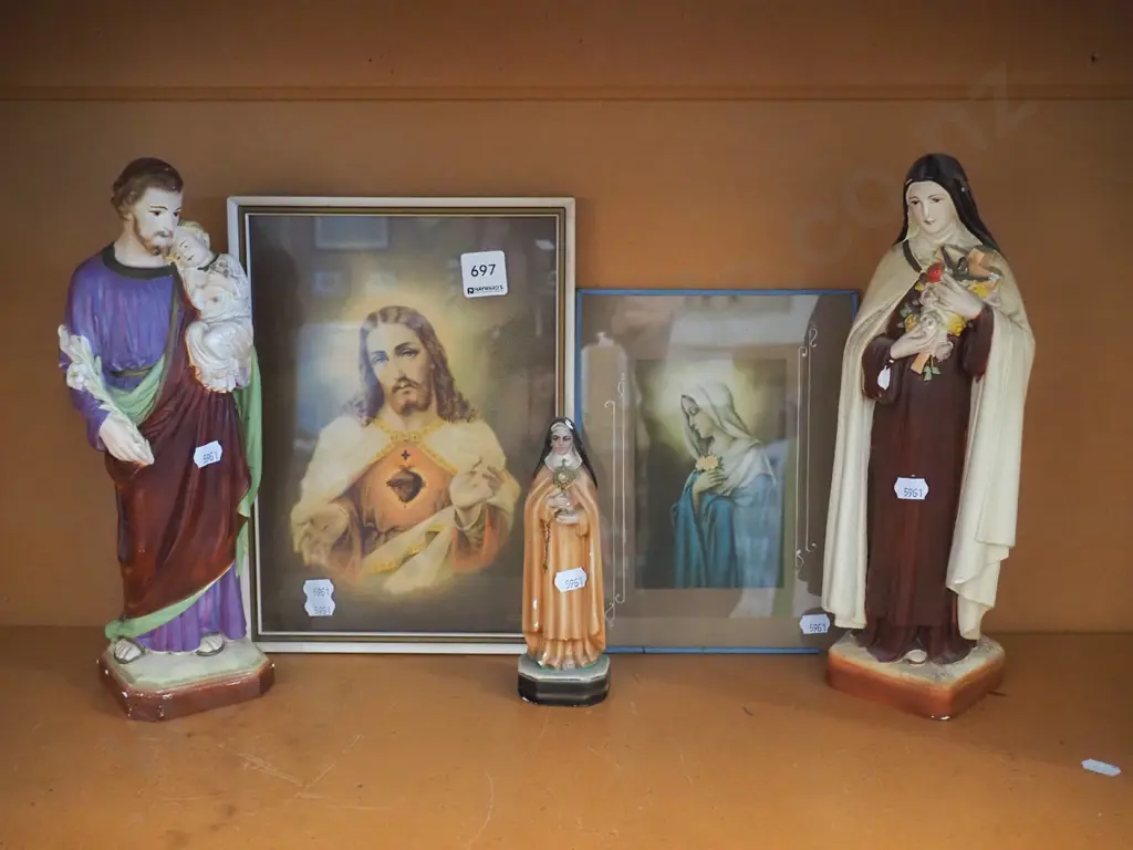 religious prints - figurines Image 1++