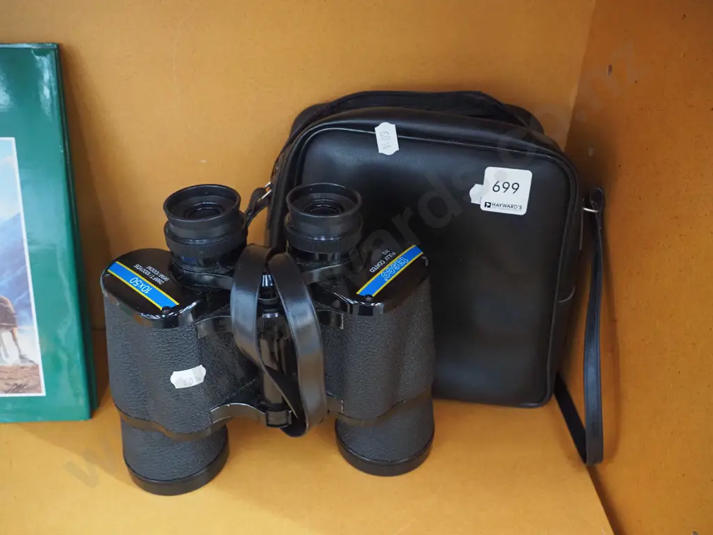 Tasco 10x 50 field binoculars Image 1++