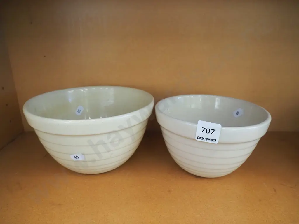 2x Crown Lynn mixing bowls with tiki mark Image 1++