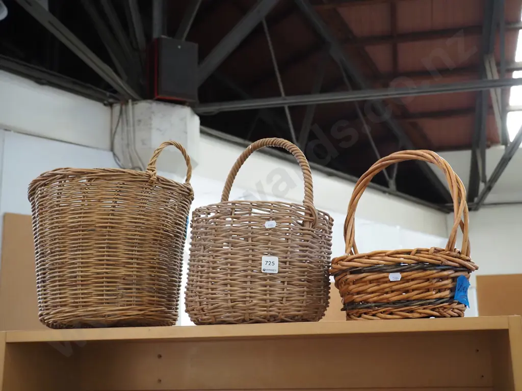 3x cane baskets Image 1++