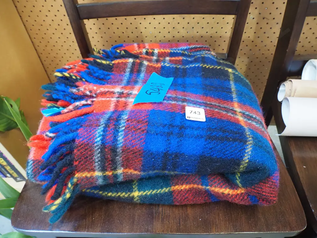 checked woollen travel rug Image 1++