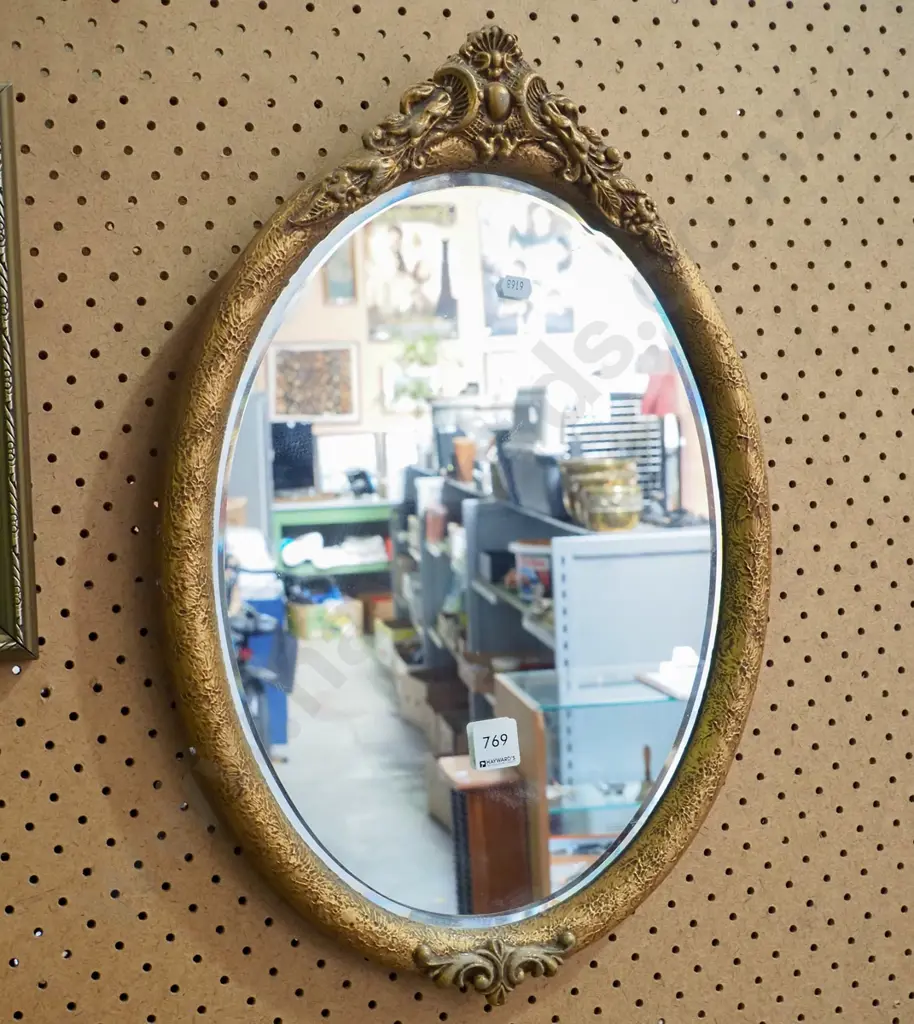 oval gilt framed wall mirror H-510 W-440 Image 1++