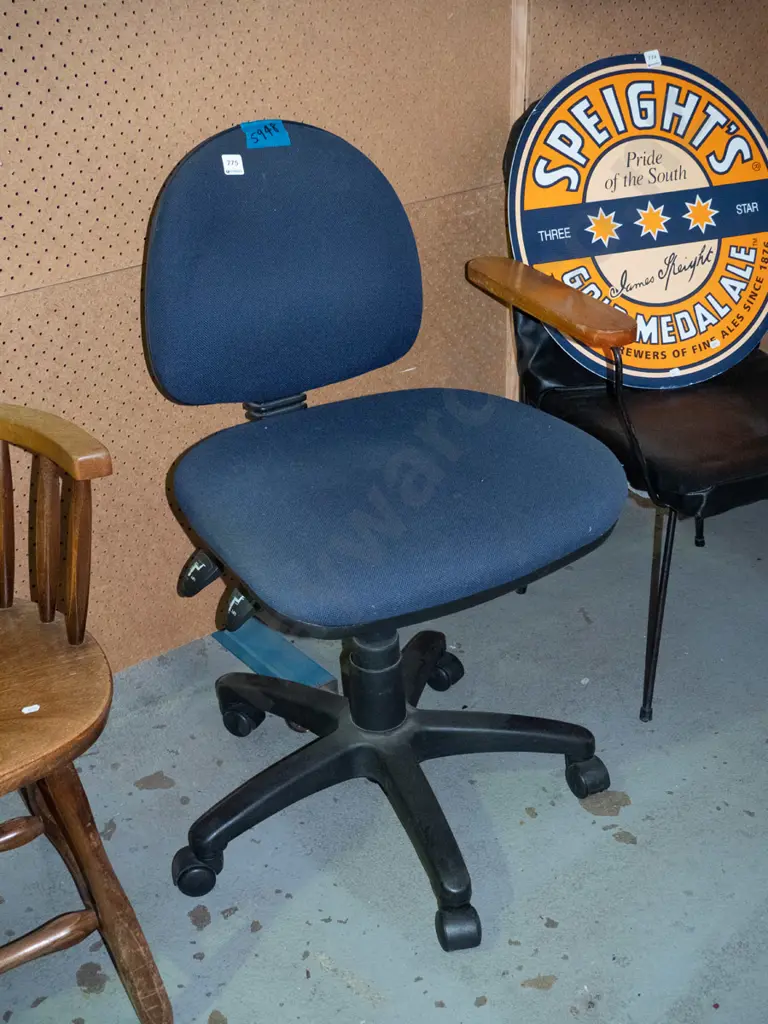 blue office chair Image 1++