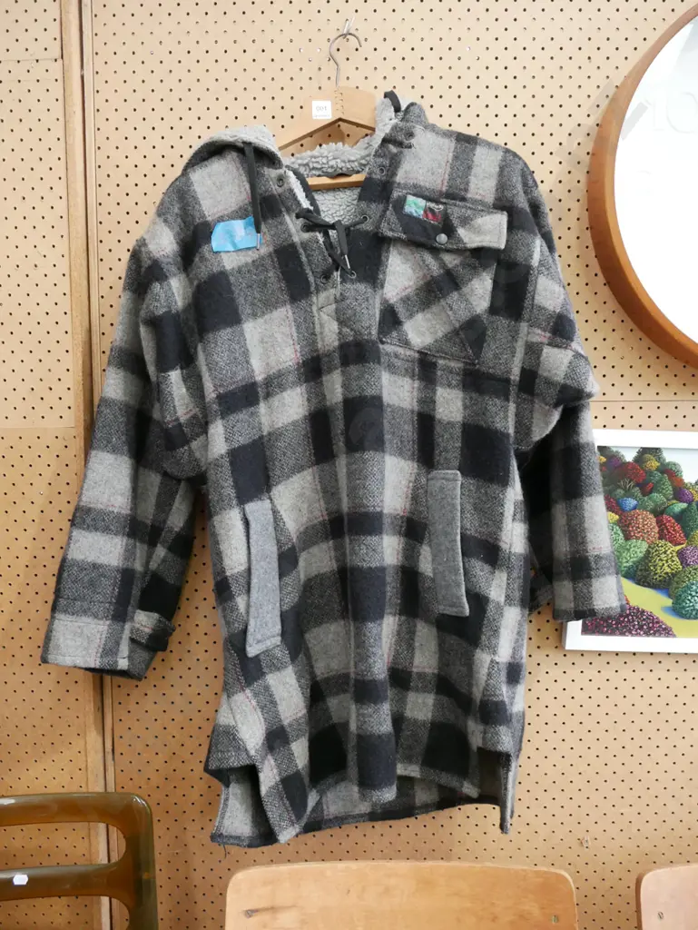 Milford size M bush shirt Image 1++