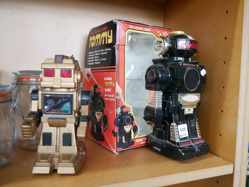 2x 1980s toy robots - As Is No Returns Image 1++
