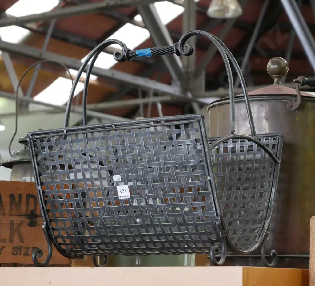 wrought metal magazine rack  Image 1++