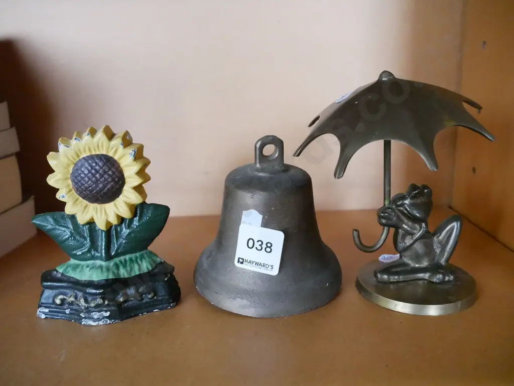 ornaments; door stop, brass bell Image 1++