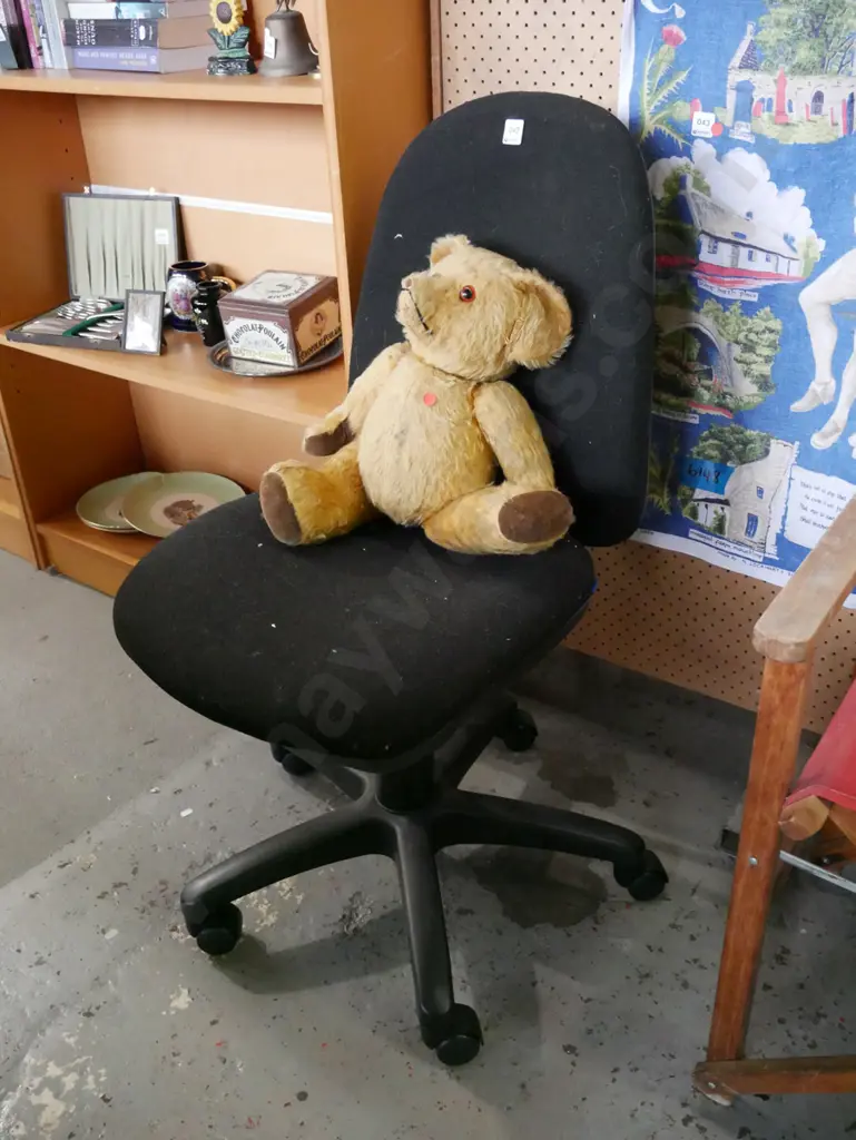 black office chair Image 1++