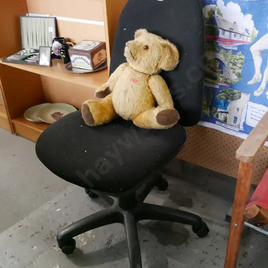 black office chair