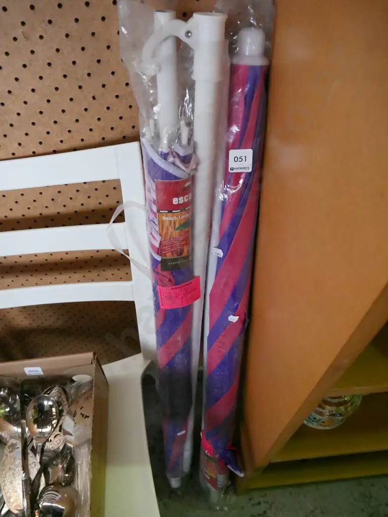 2x as-new sun umbrellas Image 1++