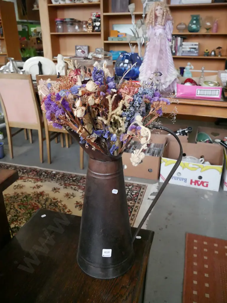 metal jug vase and dried flowers H-460 Image 1++