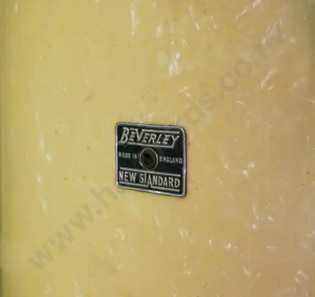 part vintage drum kit Image 1++