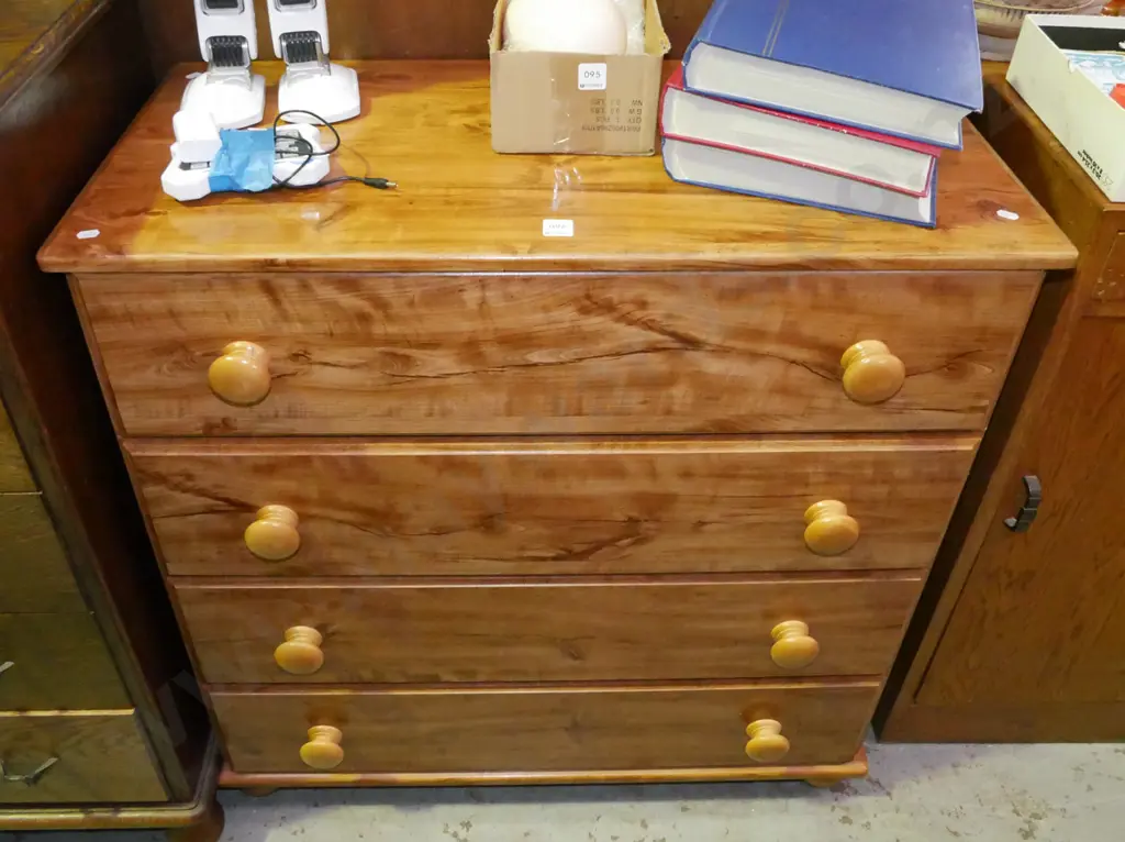 mdf faux wood veneer 4 drawer chest H-930 W-880 D-400 Image 1++