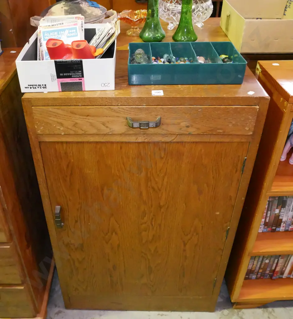 oak 1 door, 1 drawer cabinet H-915 W-560 D-300 Image 1++