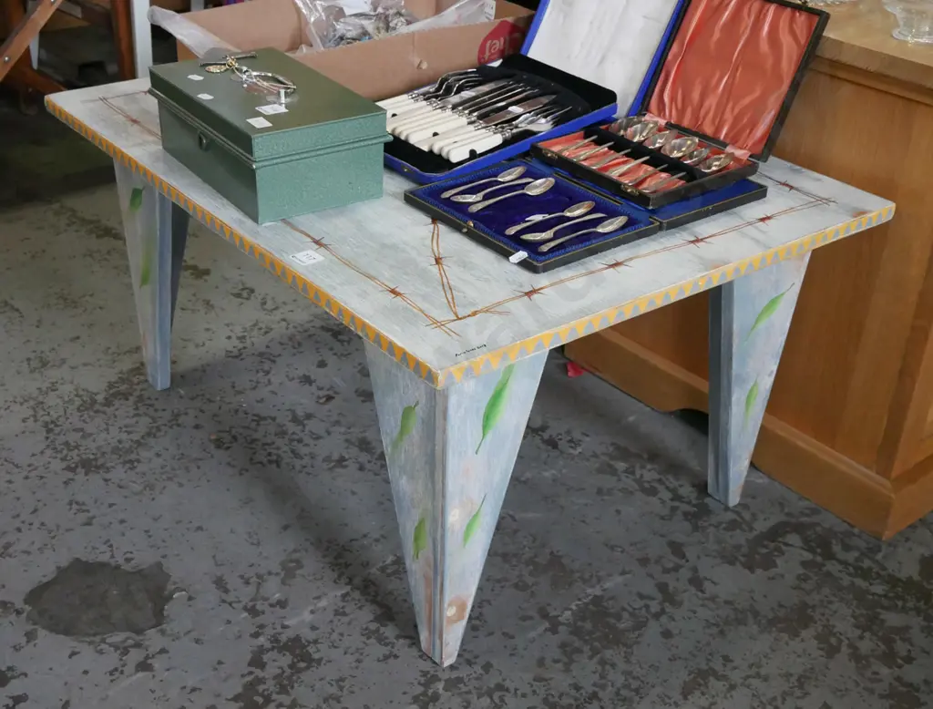 hand painted barb wire themed coffee table Image 1++