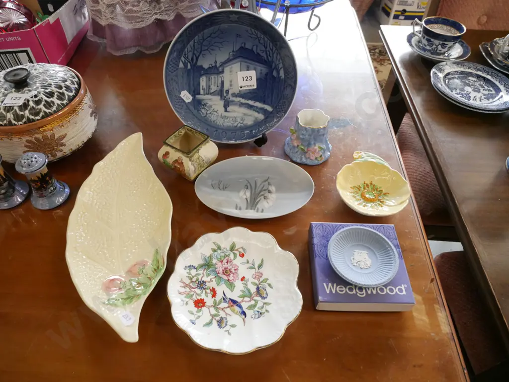 Royal Copenhagen Christmas plate, leaf dishes, small jasperware pin dish etc Image 1++