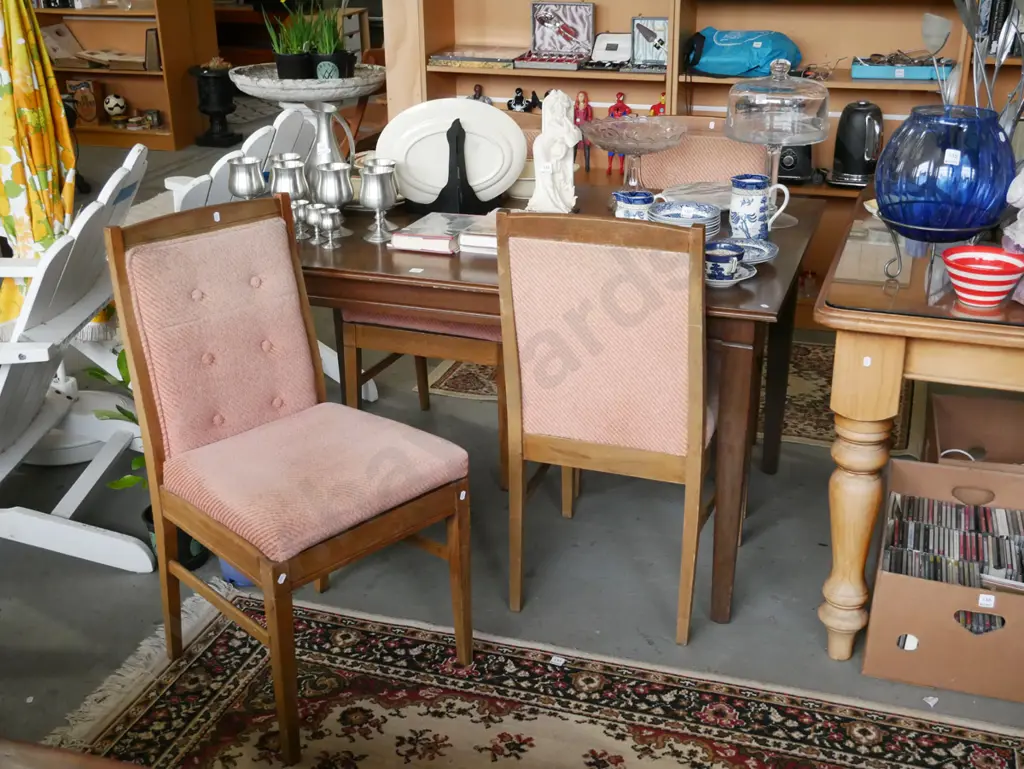 mahogany veneer extending dining table with 4 matching deep buttoned chairs Image 1++