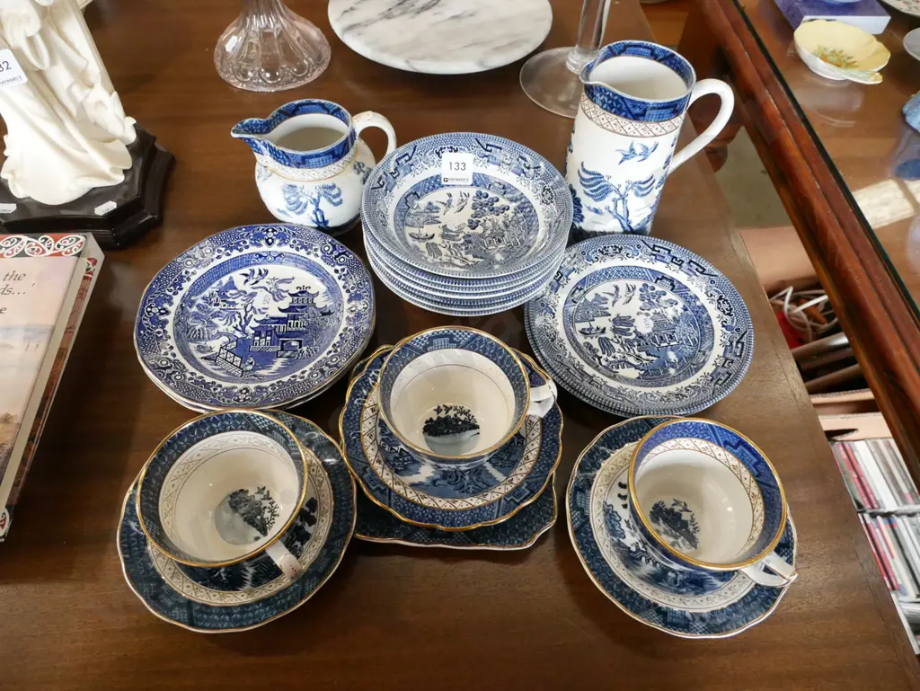 willow patterned jugs, trios, cups, saucers, bowls Image 1++