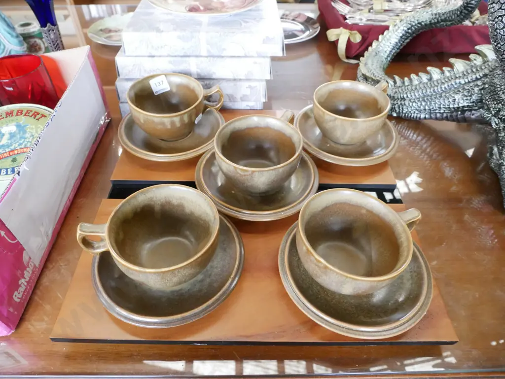 Temuka cups, saucers, serving platter Image 1++