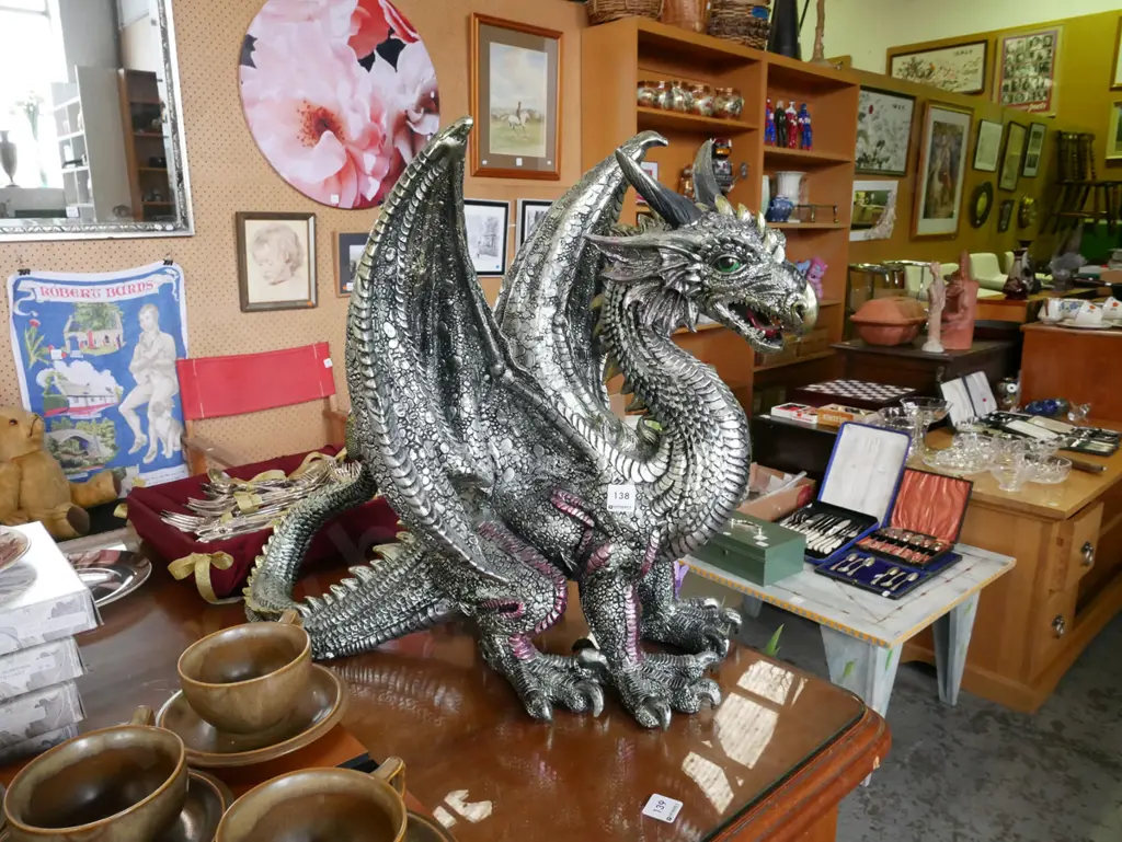 large composite dragon figurine H-530 Image 1++