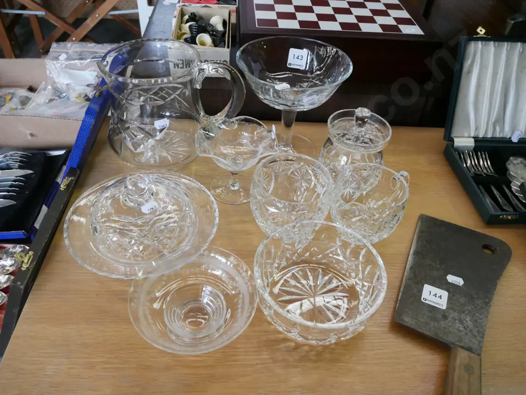 cut crystal items; jug, bowls, cover dish etc Image 1++