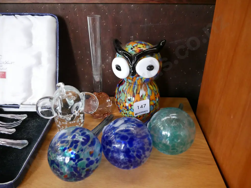 art glass owl, vases, elephant etc Image 1++