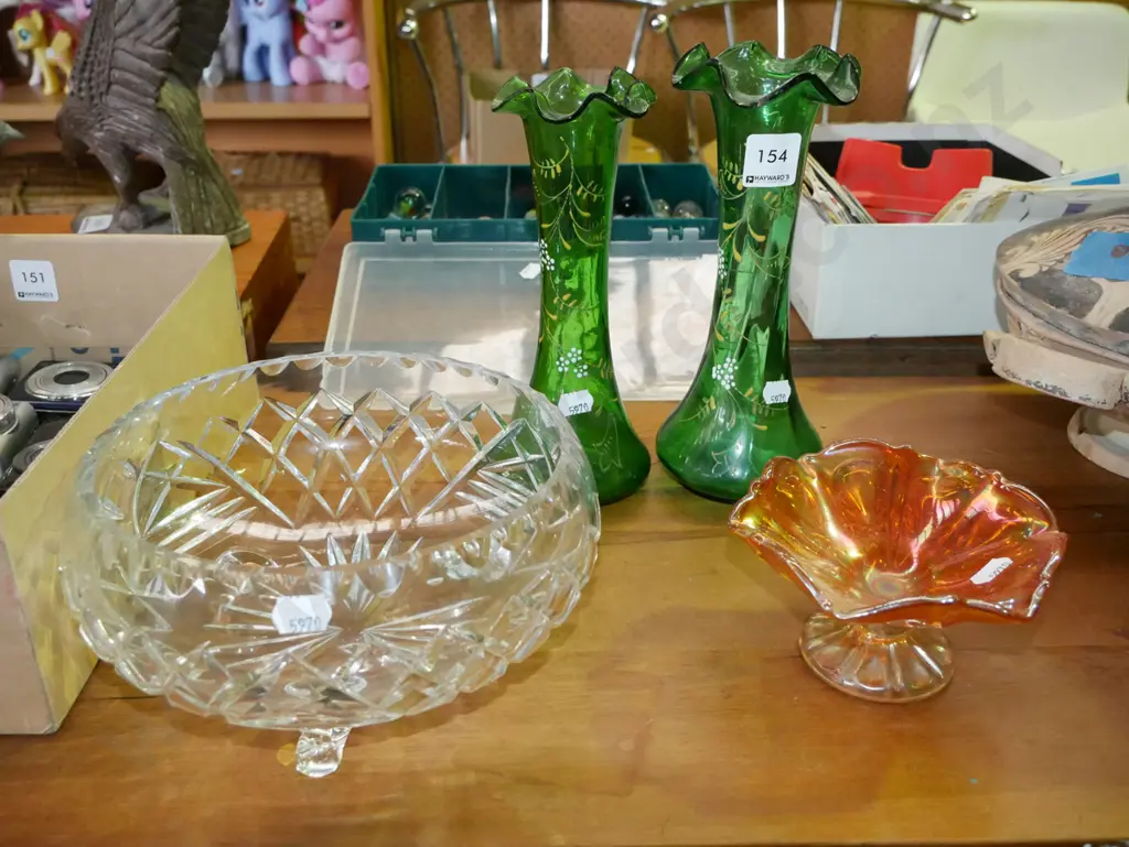small carnival glass comport, footed crystal bowl, 2x hand painted green vases H-225 Image 1++