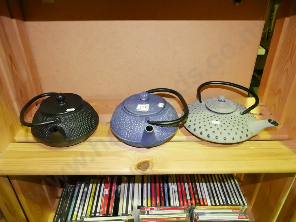 3x as new cast iron tea pots Image 1++