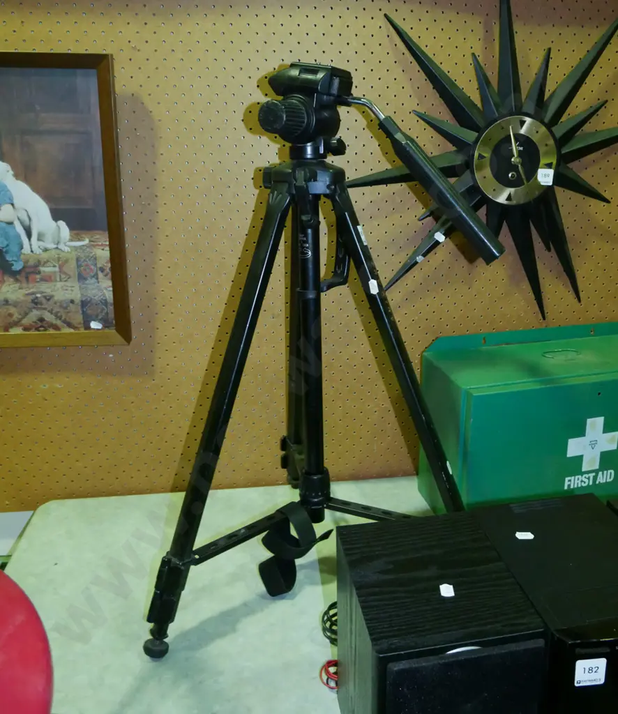 heavy duty tripod Image 1++