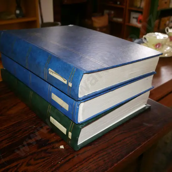 3x stamp albums