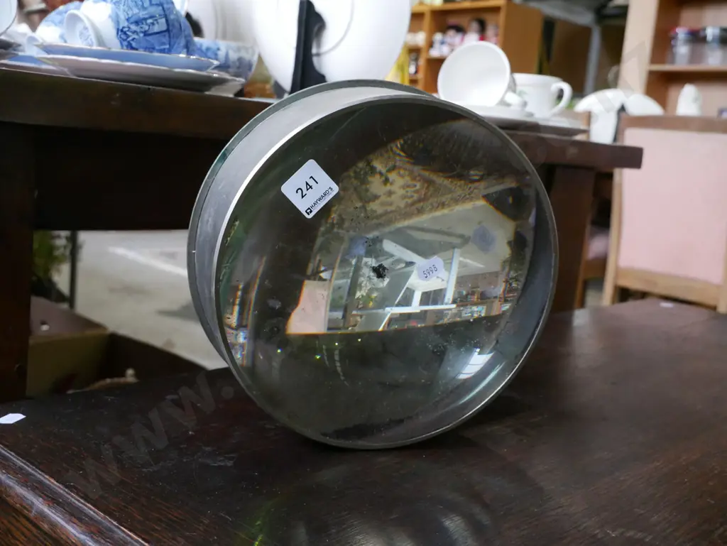 very large glass lens Diam- 220 (marks) Image 1++