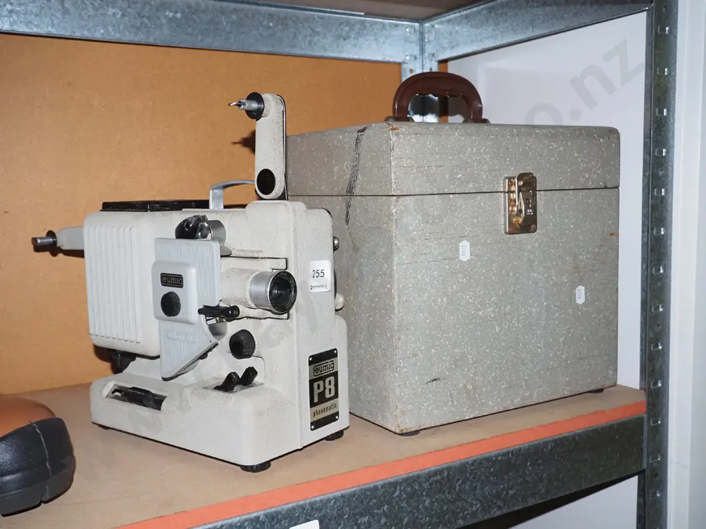 Eumig 8mm film projector Image 1++