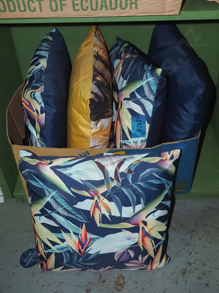 floral outdoor cushions Image 1++