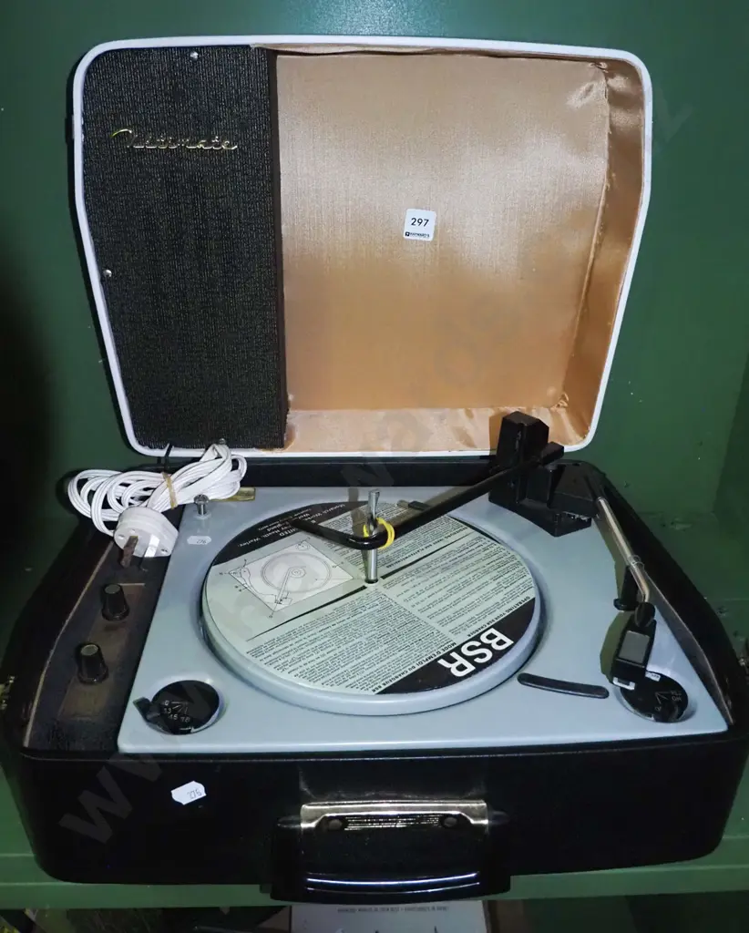 Ultimate portable record player in good condition Image 1++