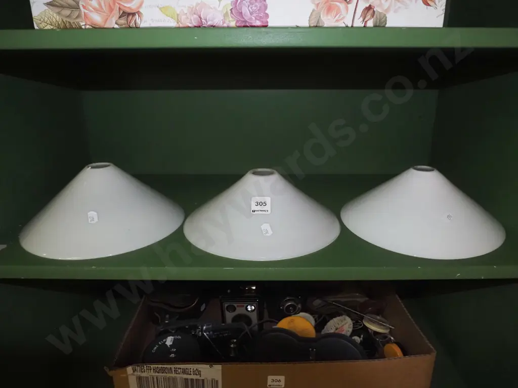 3x milk glass light shades Image 1++