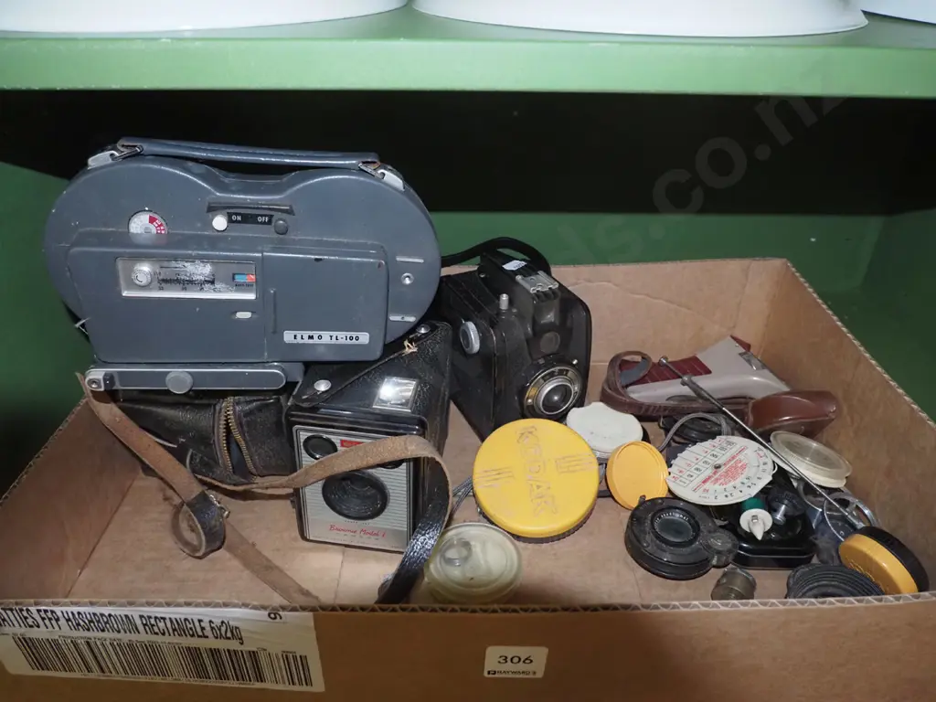 box; cameras, lenses etc Image 1++