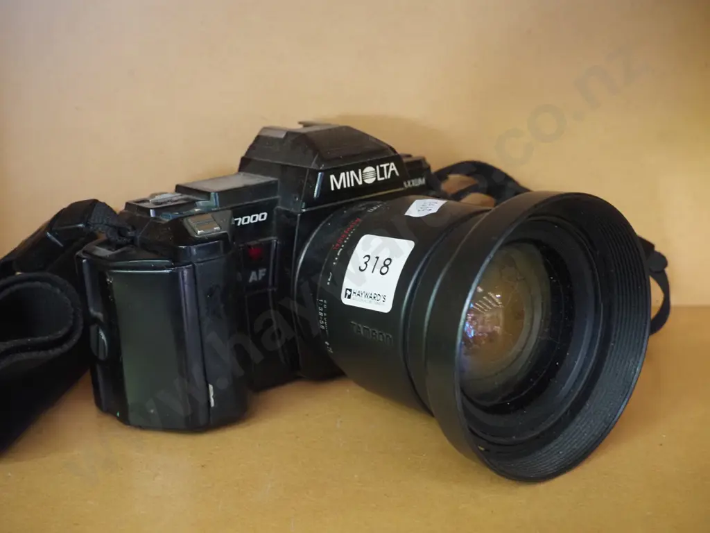 Minolta 7000 35mm camera with Tamron lens Image 1++