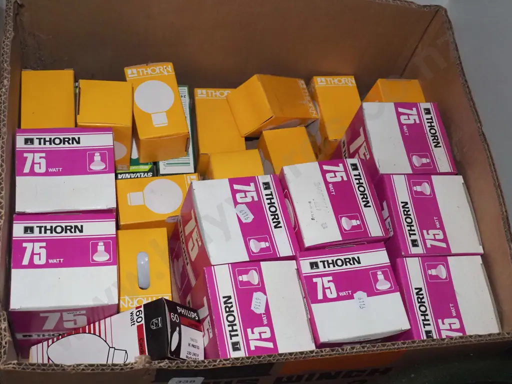 box of light bulbs Image 1++