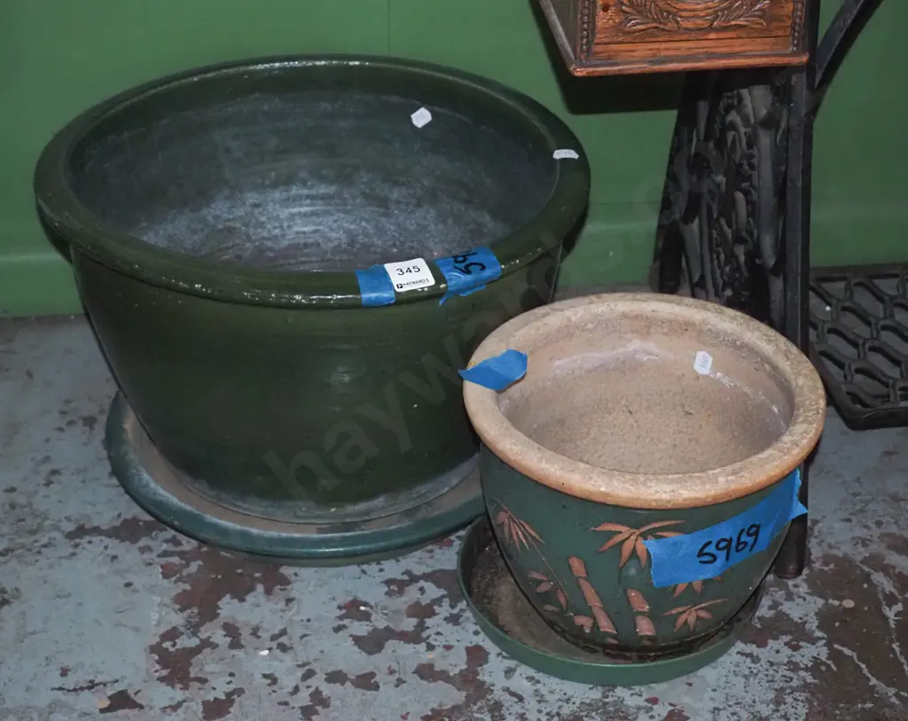 2x glazed planters Image 1++