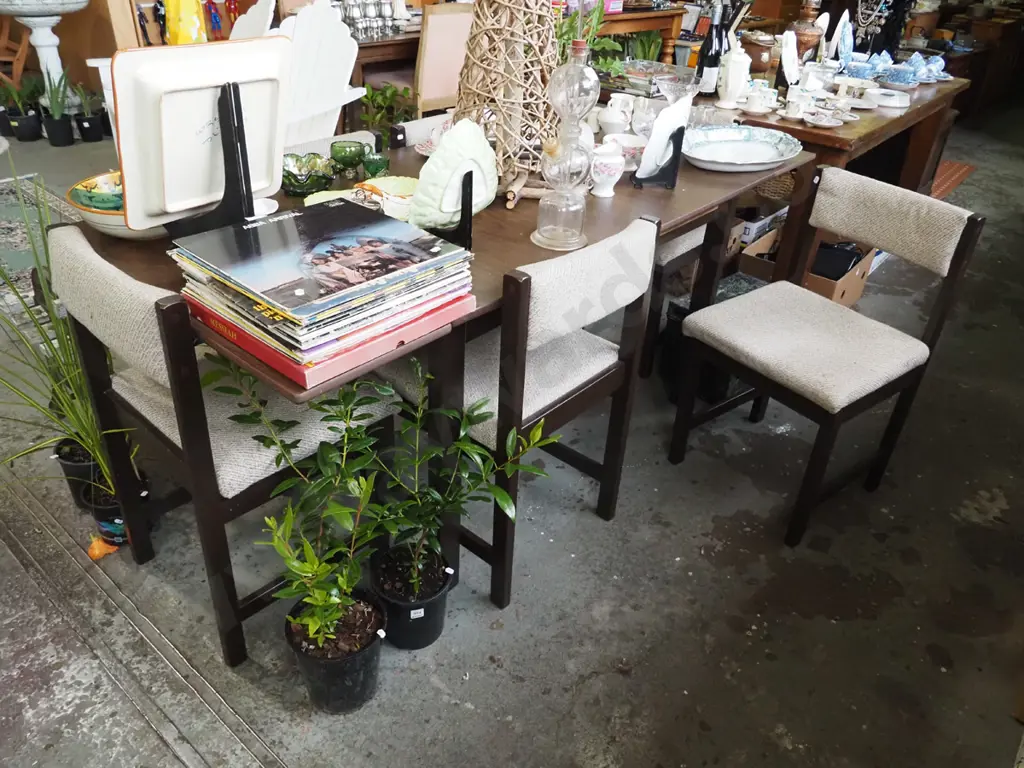 mdf faux wood veneer extending table with 6 matching wood and upholstered chairs Image 1++