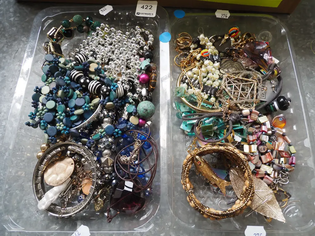 2x plastic trays of costume jewellery - blue dots Image 1++
