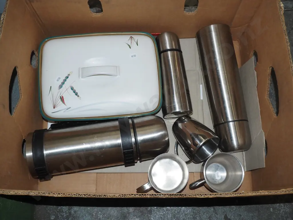 box; stainless steel cups, thermoses, Denby lidded baking dish Image 1++