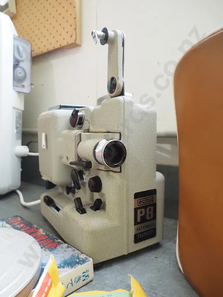 Eumig 8mm film projector Image 1++