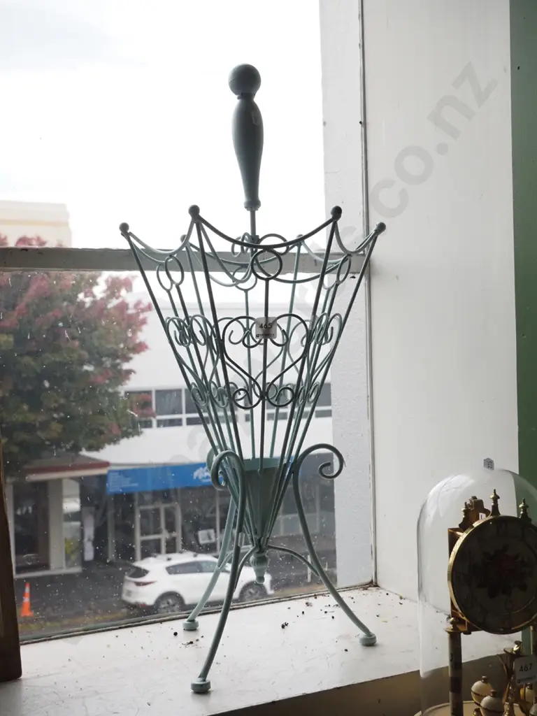 wrought metal umbrella stand Image 1++