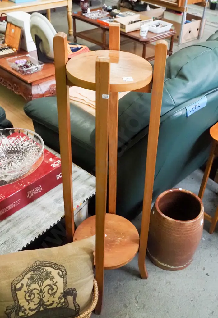 rimu jardinere stand H-1140 Image 1++