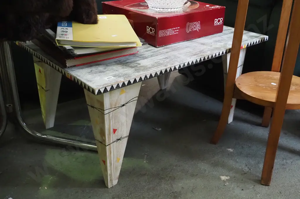 hand painted barb wire design coffee table Image 1++