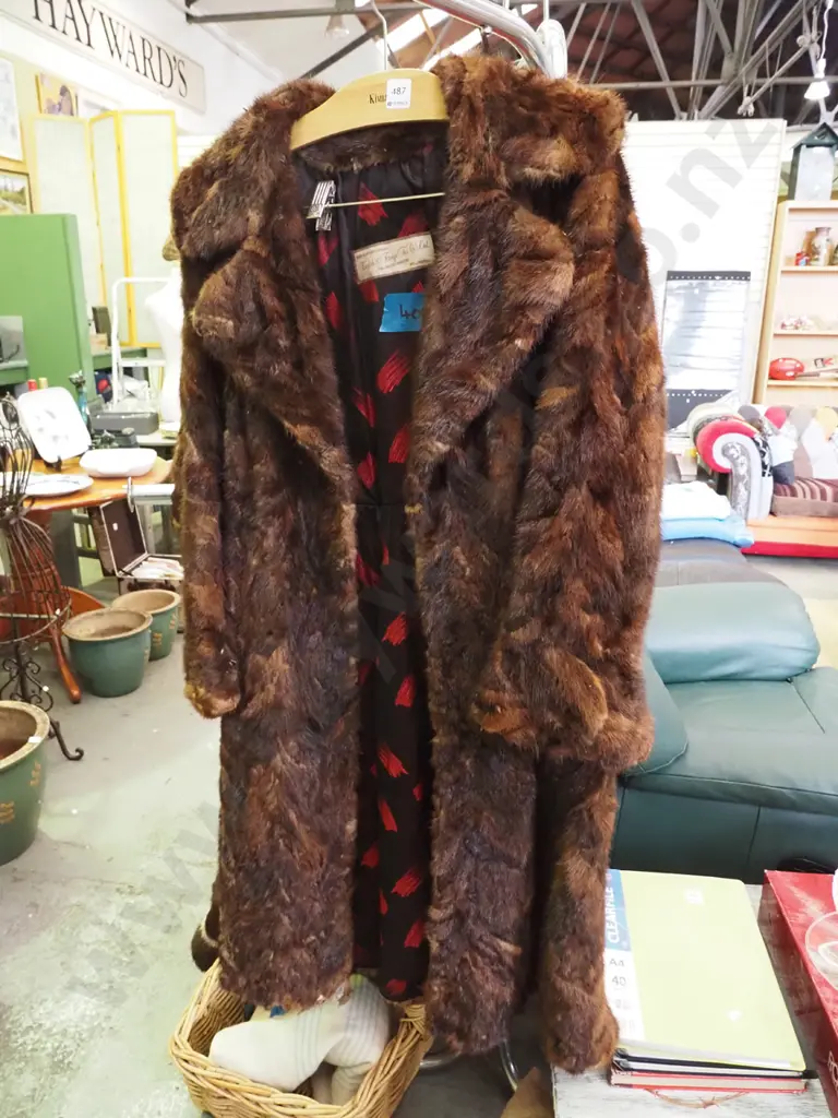 ladies full length fur coat Image 1++