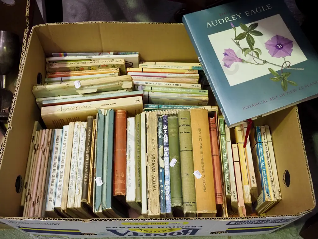 box of gardening and other books Image 1++